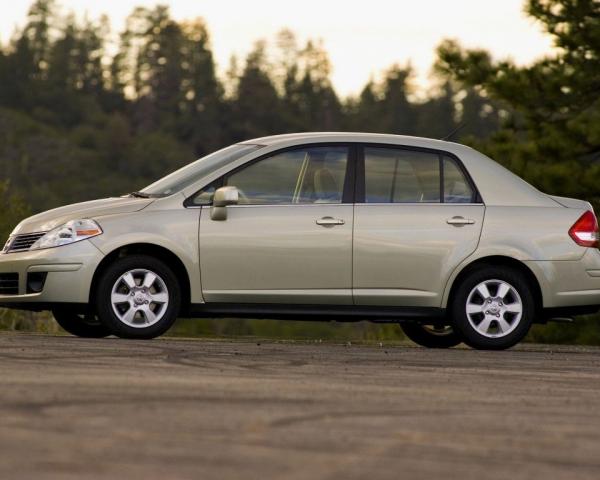 Фото Nissan Versa I Седан