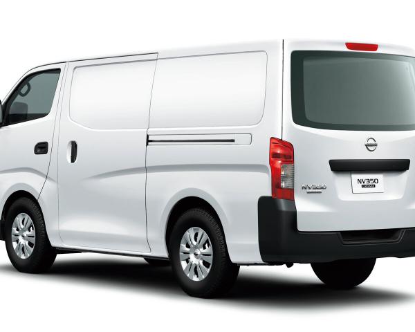 Фото Nissan NV350 Caravan I Рестайлинг Фургон