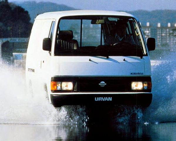 Фото Nissan Urvan III (E24) Фургон