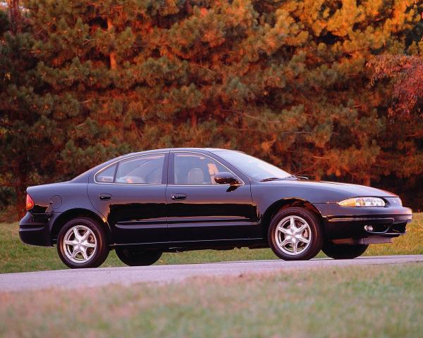 Фото Oldsmobile Alero I Седан