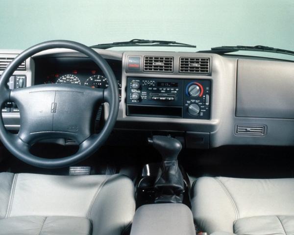 Фото Oldsmobile Bravada II Внедорожник 5 дв.