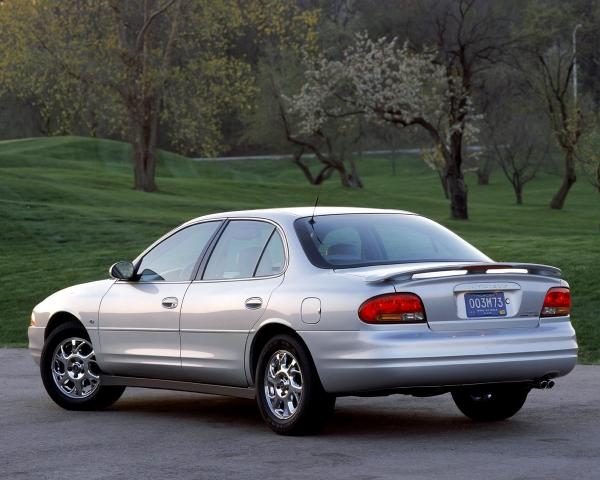 Фото Oldsmobile Intrigue I Седан