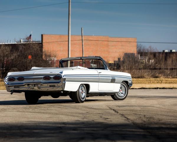 Фото Oldsmobile Starfire I Кабриолет