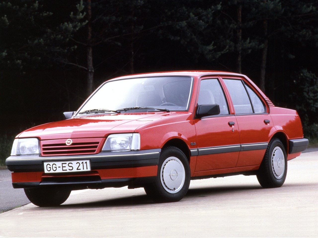 Фото Opel Ascona C