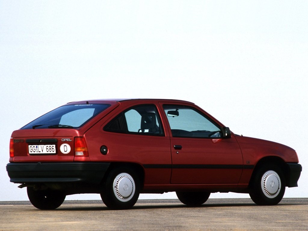 Характеристики и фото Opel Kadett 1989 - 1993, Хэтчбек 3 дв.