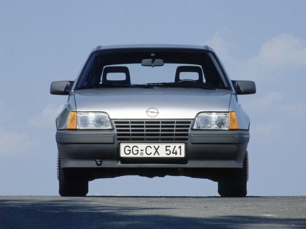 Характеристики и фото Opel Kadett 1989 - 1993, Хэтчбек 3 дв.