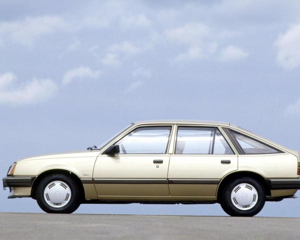 Фото Opel Ascona C Хэтчбек 5 дв.