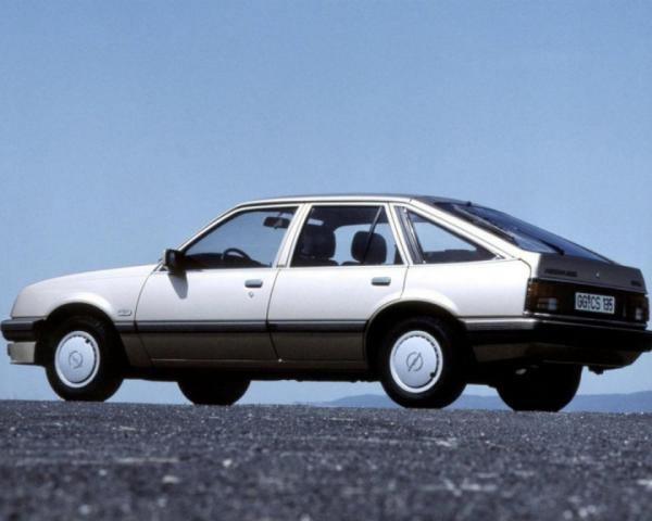 Фото Opel Ascona C Хэтчбек 5 дв.