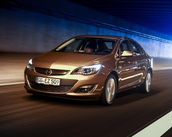 Фото Opel Astra J Рестайлинг Седан