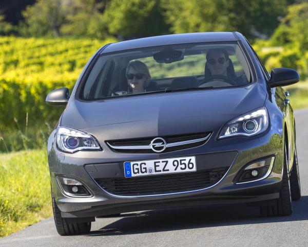 Фото Opel Astra J Рестайлинг Седан