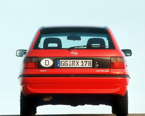 Фото Opel Astra F Хэтчбек 5 дв.