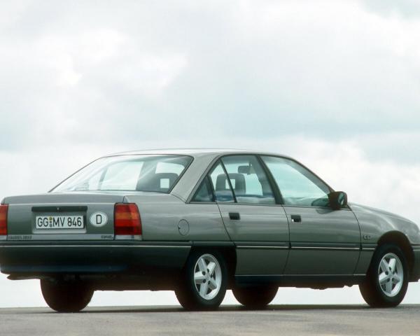 Фото Opel Omega A Седан