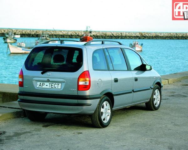 Фото Opel Zafira A Компактвэн