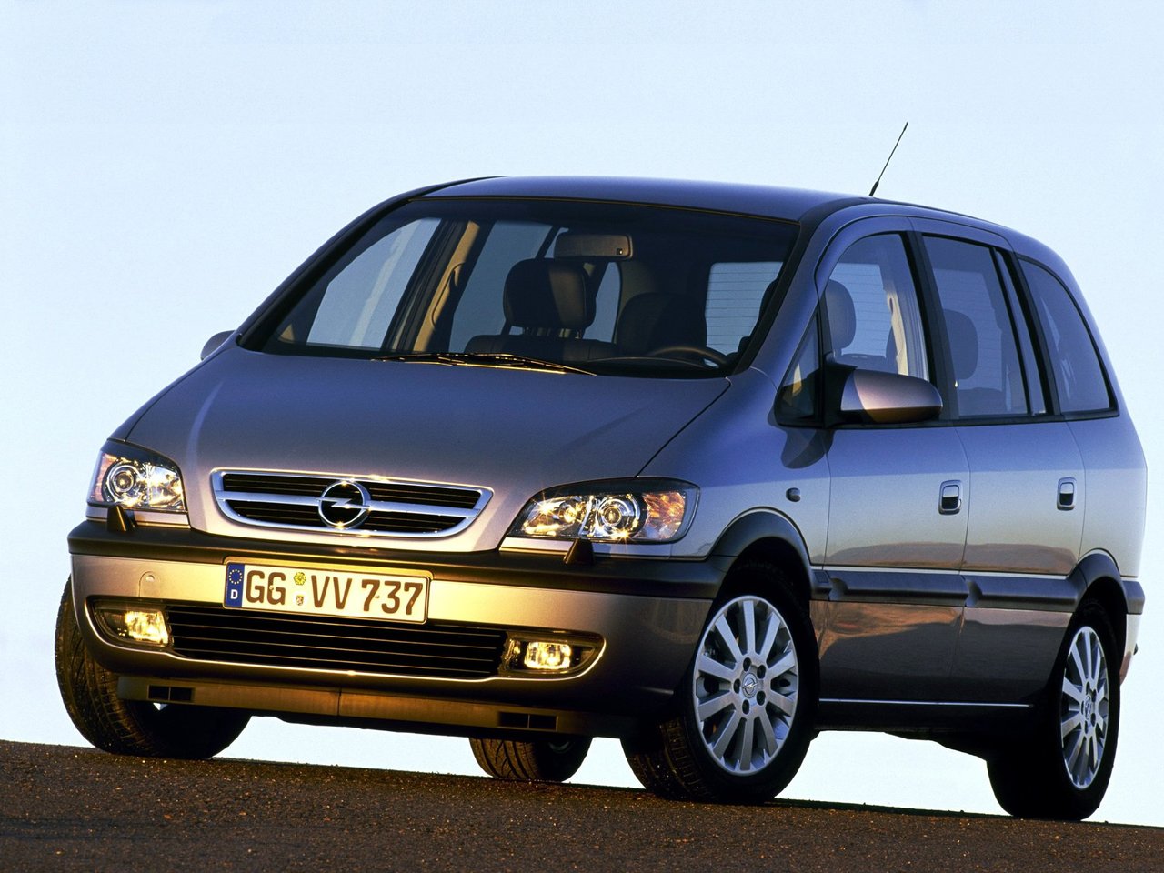 Фото Opel Zafira A Рестайлинг