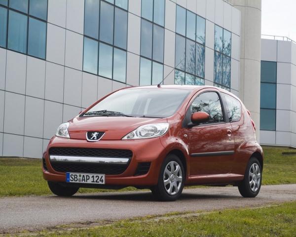 Фото Peugeot 107 I Рестайлинг Хэтчбек 3 дв.