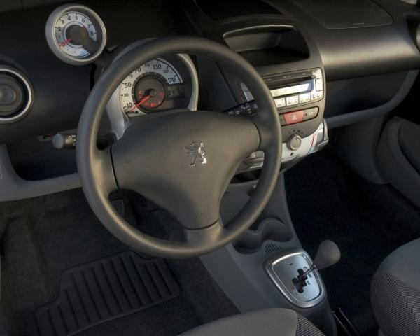 Фото Peugeot 107 I Хэтчбек 5 дв.