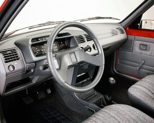 Фото Peugeot 205 I Хэтчбек 3 дв.