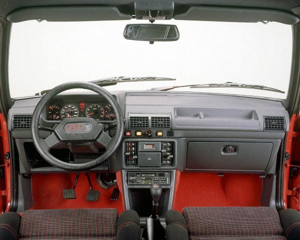 Фото Peugeot 205 GTi I Хэтчбек 3 дв.