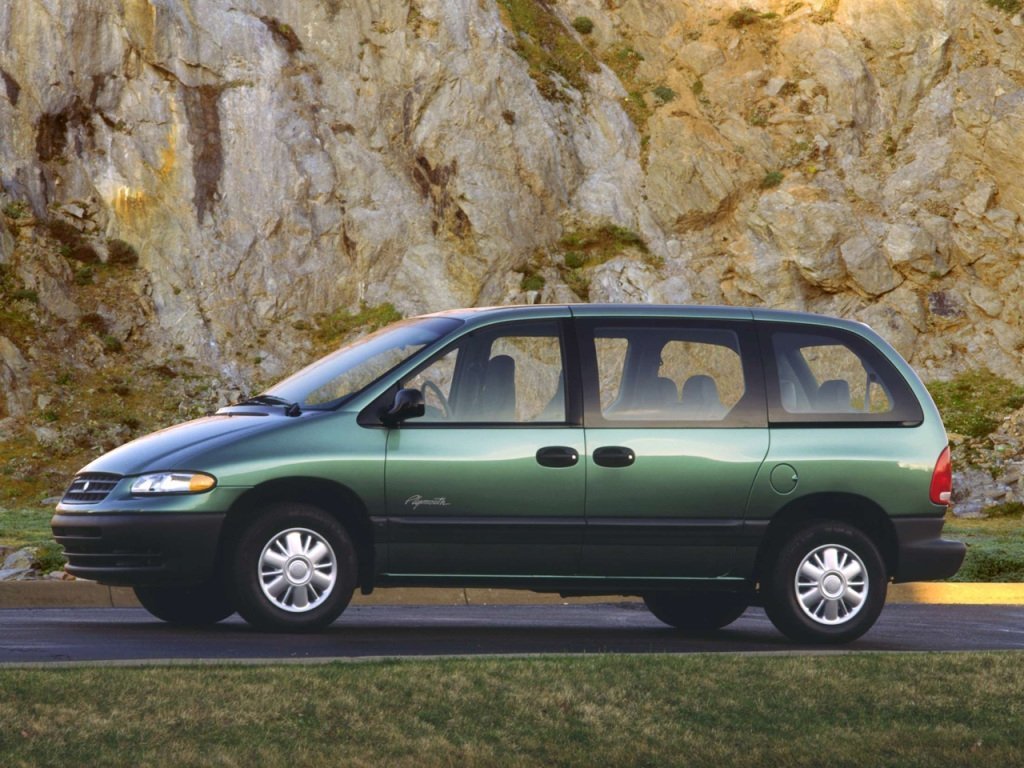 Фото Plymouth Voyager III