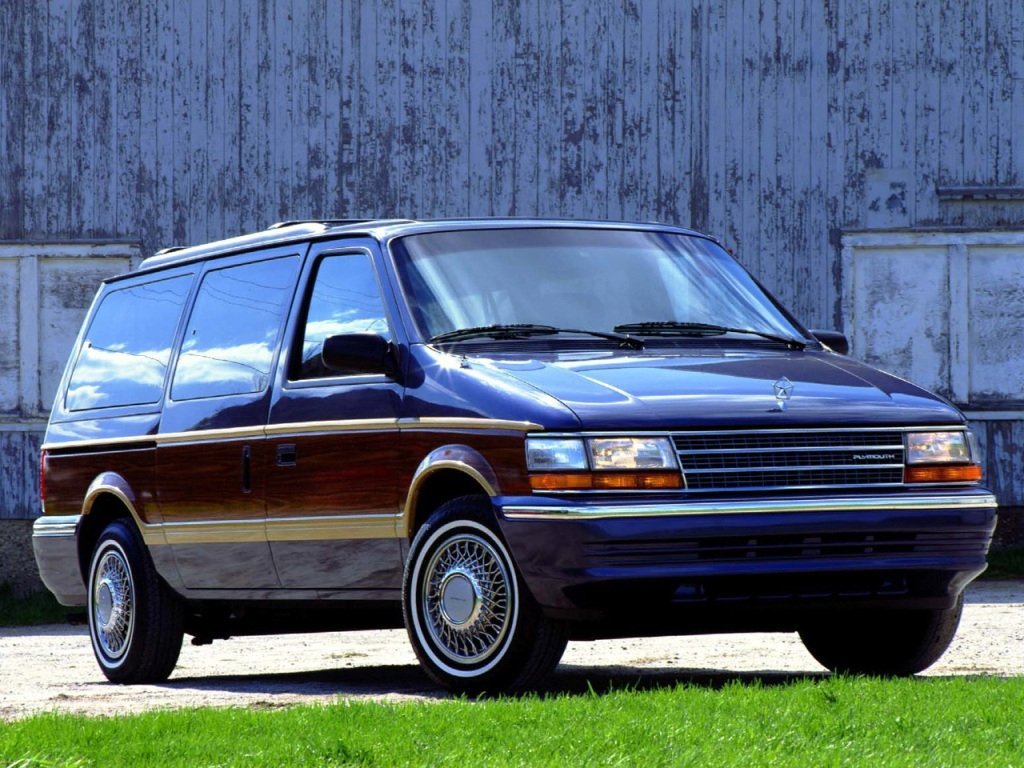 Фото Plymouth Voyager II