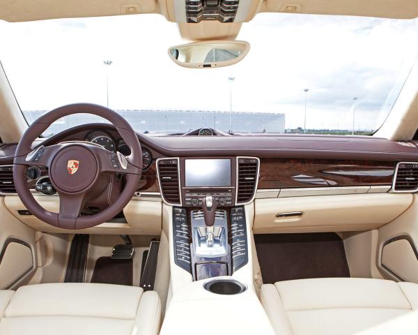 Фото Porsche Panamera I Рестайлинг Хэтчбек 5 дв. Executive