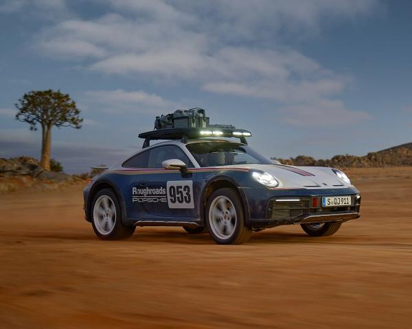 Фото Porsche 911 VIII (992) Купе Dakar