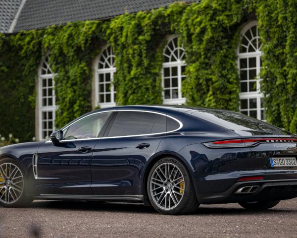 Фото Porsche Panamera II Рестайлинг Хэтчбек 5 дв. Executive