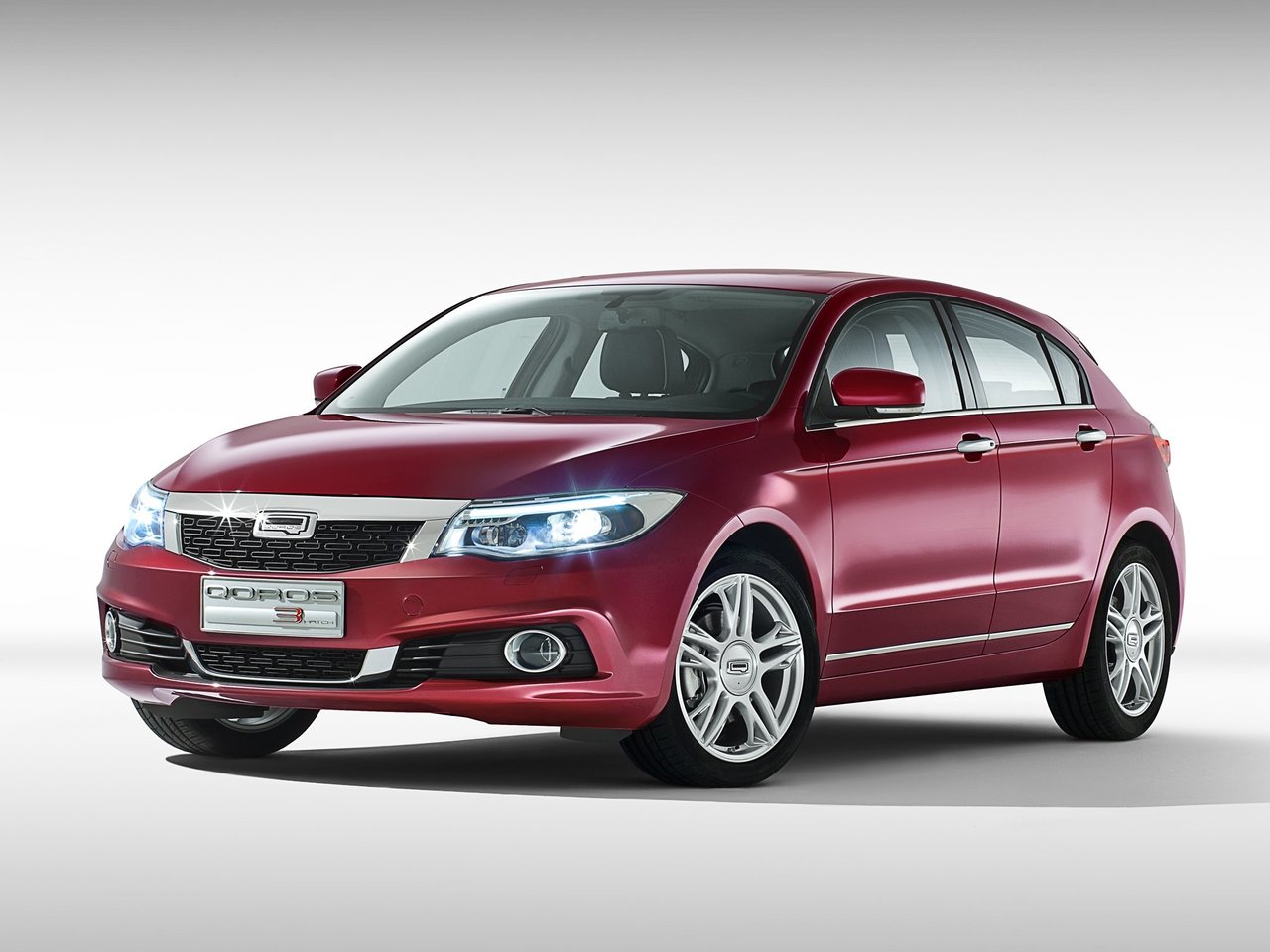 Фото Qoros 3 I