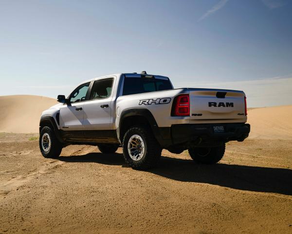 Фото RAM 1500 V Рестайлинг Пикап Двойная кабина Crew Cab RHO