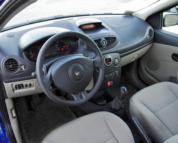 Фото Renault Clio III Хэтчбек 5 дв.