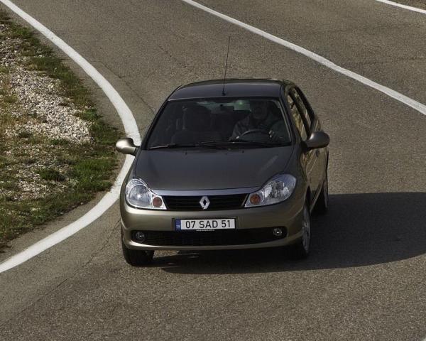 Фото Renault Symbol II Седан