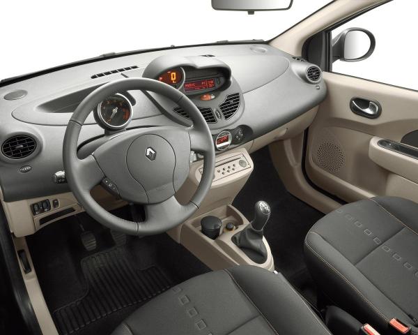 Фото Renault Twingo II Хэтчбек 3 дв.