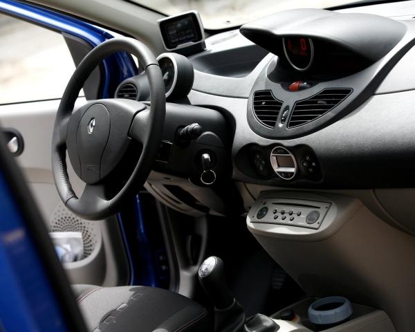 Фото Renault Twingo II Хэтчбек 3 дв.