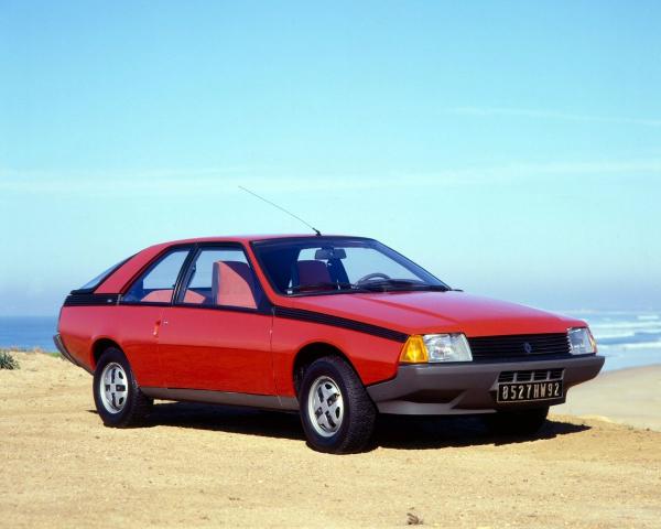 Фото Renault Fuego I Хэтчбек 3 дв.