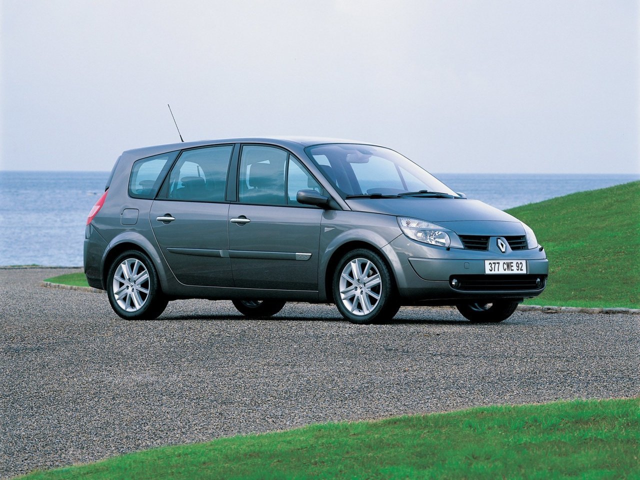 Фото Renault Scenic II