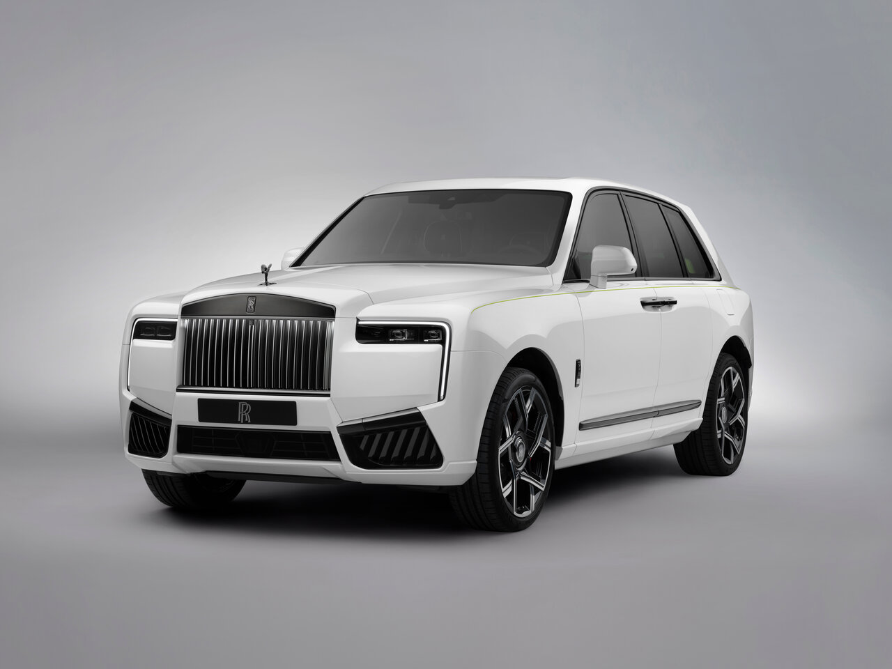 Фото Rolls-Royce Cullinan I Рестайлинг