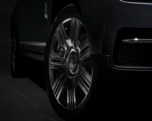 Фото Rolls-Royce Cullinan I Внедорожник 5 дв.