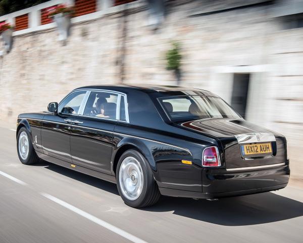 Фото Rolls-Royce Phantom VII Седан Long