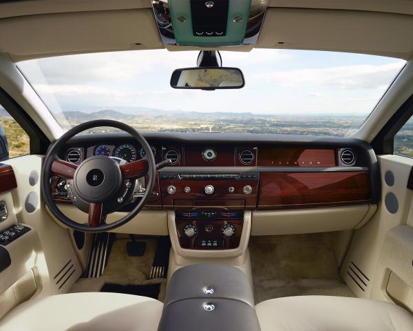 Фото Rolls-Royce Phantom VII Седан Long