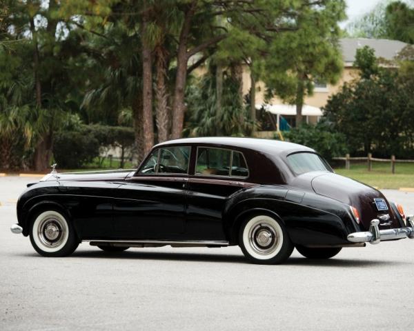 Фото Rolls-Royce Silver Cloud II Седан