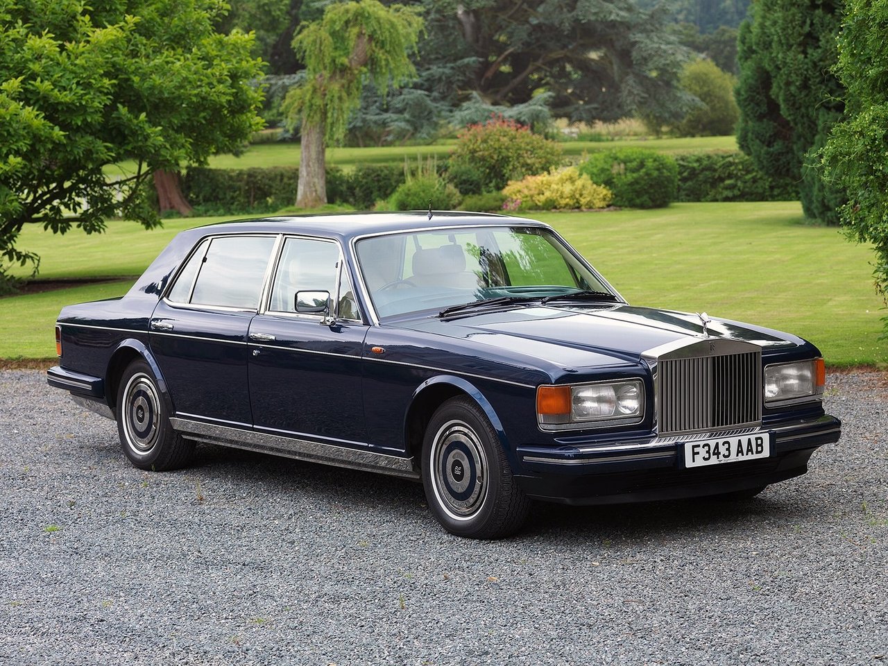 Фото Rolls-Royce Silver Spur Mark II