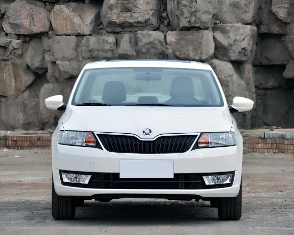 Фото Skoda Rapid I Седан