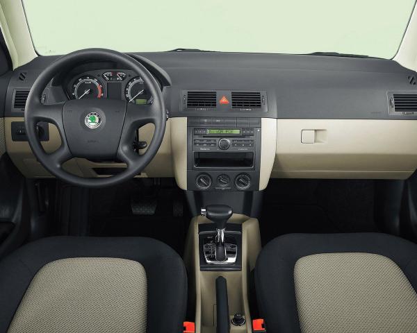 Фото Skoda Fabia I Рестайлинг Хэтчбек 5 дв.