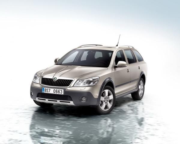 Фото Skoda Octavia II (A5) Рестайлинг Универсал 5 дв. Scout