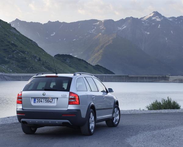 Фото Skoda Octavia II (A5) Универсал 5 дв. Scout