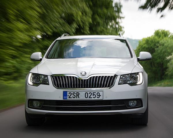 Фото Skoda Superb II Рестайлинг Универсал 5 дв.