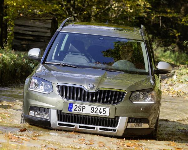 Фото Skoda Yeti I Рестайлинг Внедорожник 5 дв.