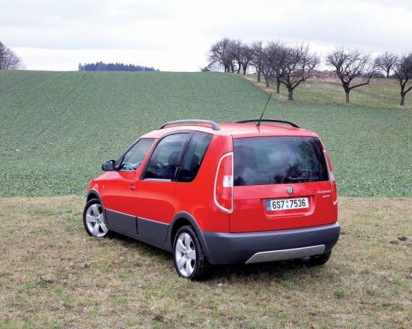 Фото Skoda Roomster I Компактвэн Scout