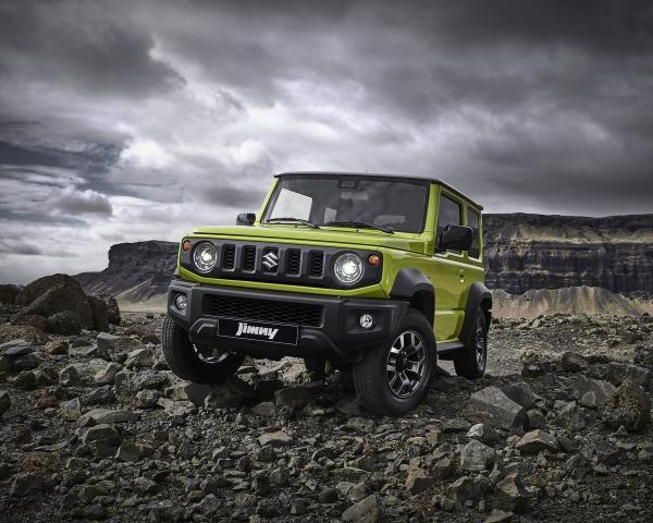 Фото Suzuki Jimny IV Внедорожник 3 дв.