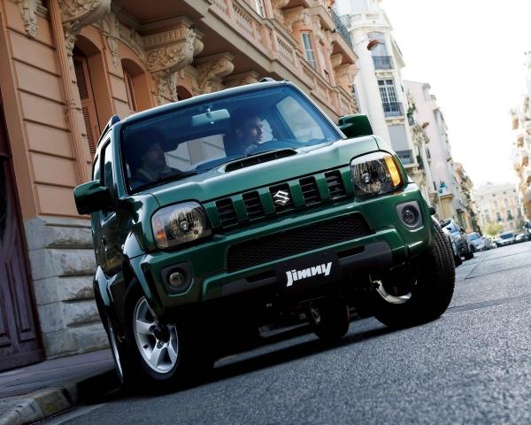 Фото Suzuki Jimny III Рестайлинг 2 Внедорожник 3 дв.